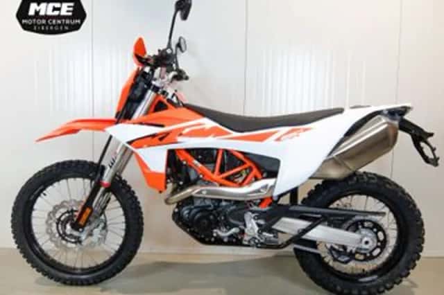 KTM 690 Enduro (2026) thumbnail 3