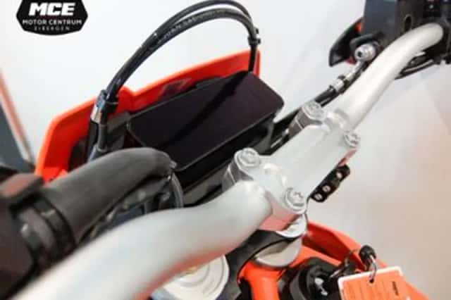 KTM 690 Enduro (2026) thumbnail 4