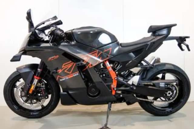 KTM 990 RC R (2026) thumbnail 2