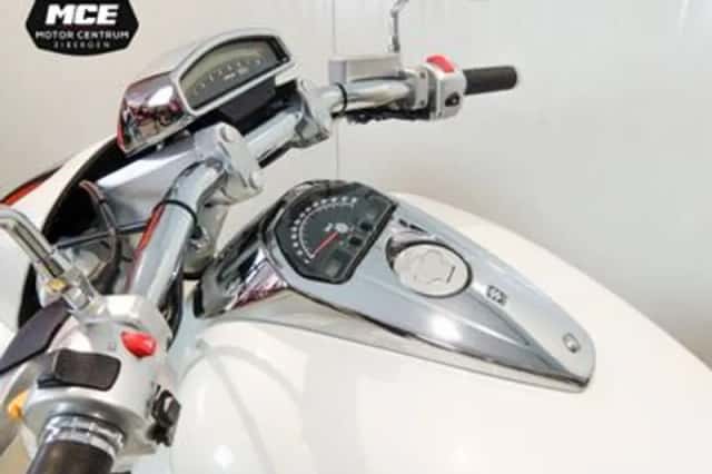Suzuki M 1800 R Intruder (2007) thumbnail 2