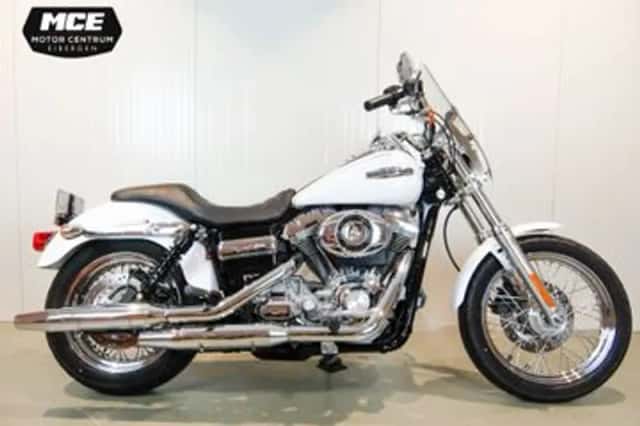 Harley-Davidson Super Glide Custom Fxdc (2006) thumbnail 1