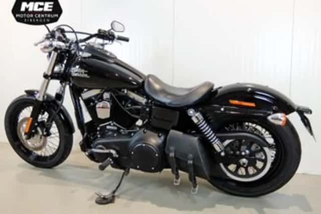 Harley-Davidson Street Bob (2017) thumbnail 3