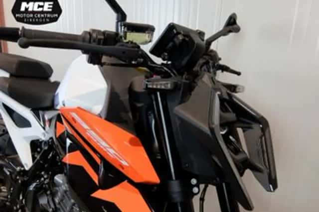 KTM 990 Duke (2026) thumbnail 2