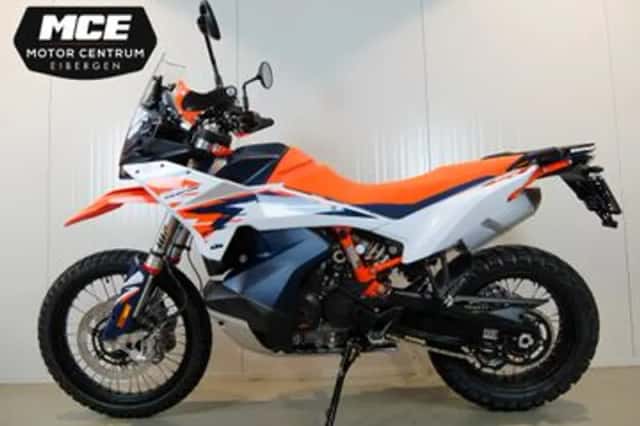 KTM 890 Adventure (2026) thumbnail 2