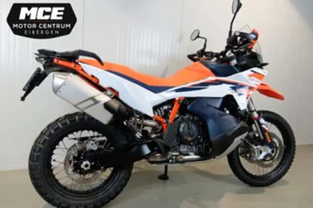 KTM 890 Adventure (2026) thumbnail 3