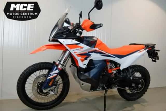 KTM 890 Adventure (2026) thumbnail 4