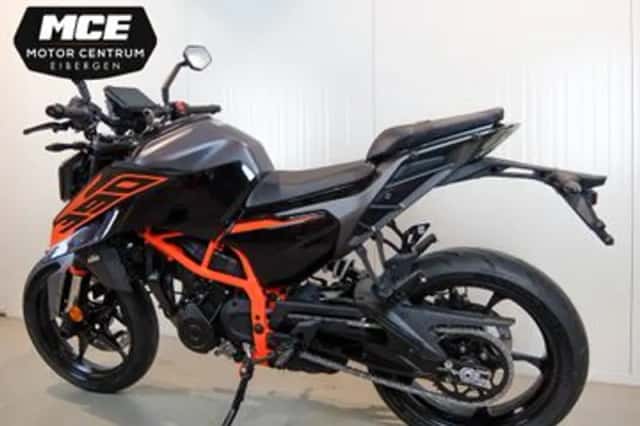 KTM 390 Duke (2026) thumbnail 6