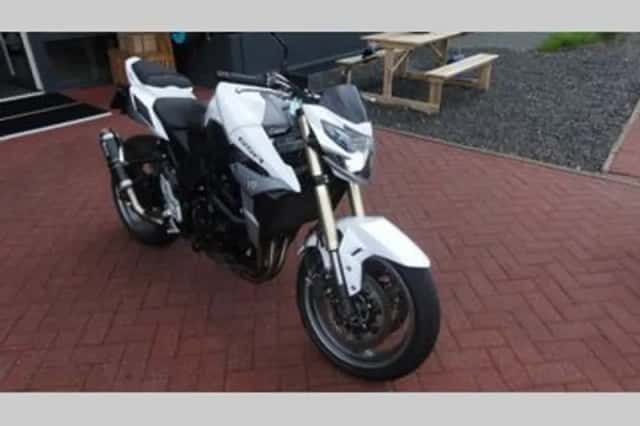 Suzuki GSR750 (2014) thumbnail 2