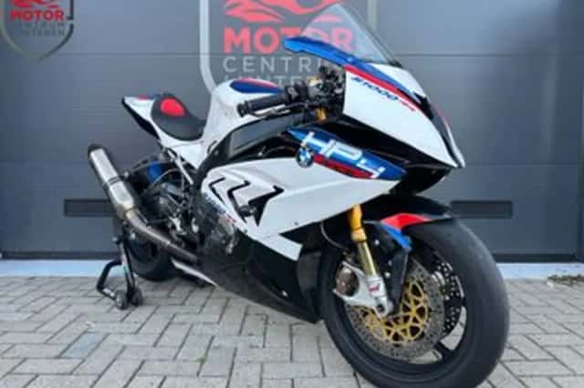 BMW S 1000 RR (2016) thumbnail 1
