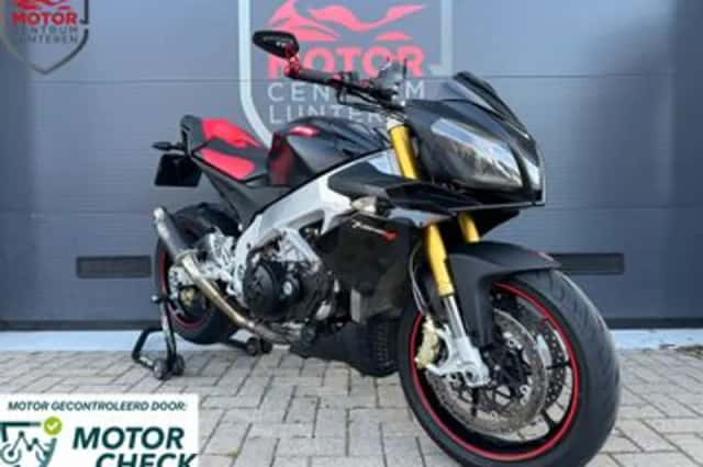 Aprilia Tuono V4 R (2011) thumbnail 1