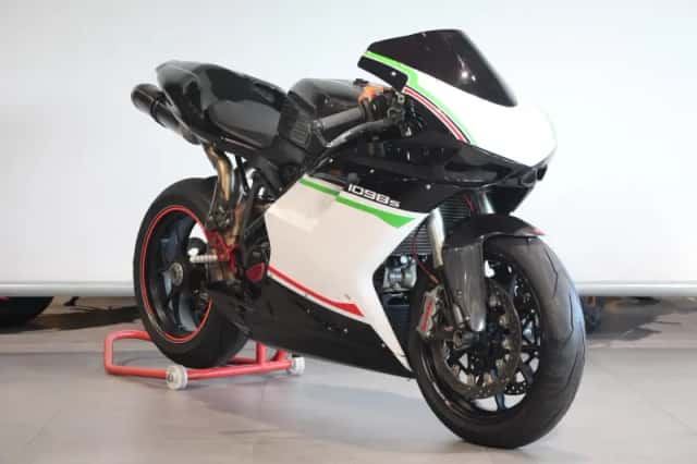 Ducati 1098 (2008) thumbnail 2