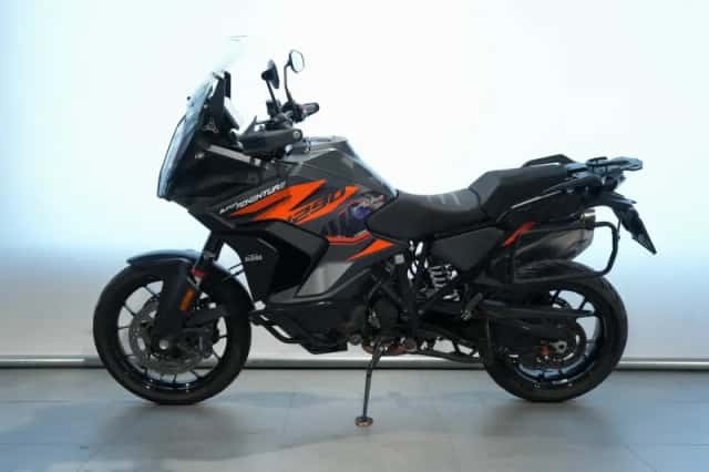 KTM 1290 Super Adventure S (2022) thumbnail 4