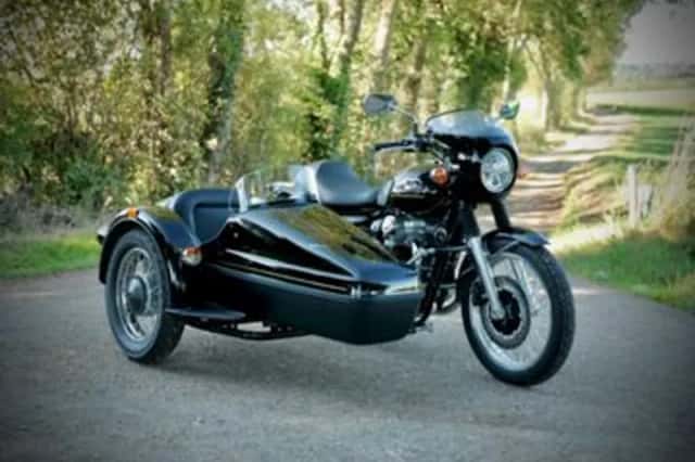 Kawasaki W800 Cafe (2025) thumbnail 1