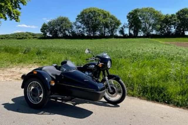 Kawasaki W800 Cafe (2025) thumbnail 3