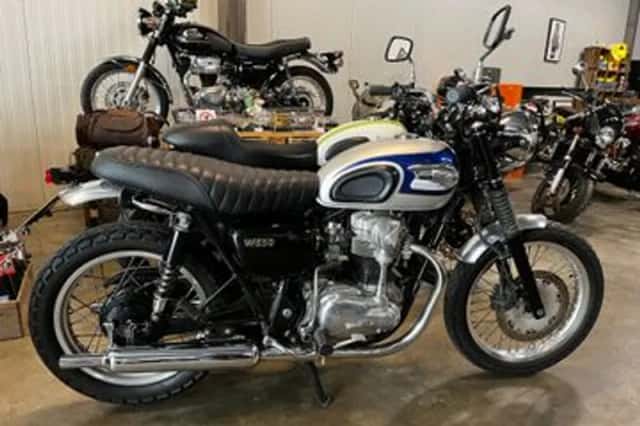 Kawasaki W 650 (1999) thumbnail 1