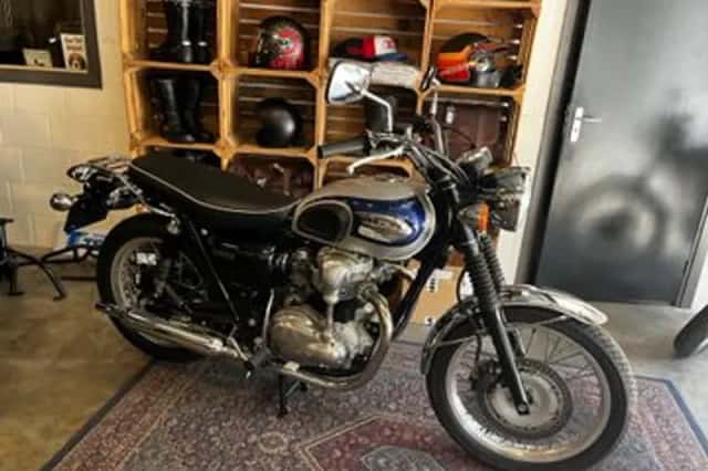 Kawasaki W 650 (2001) thumbnail 1