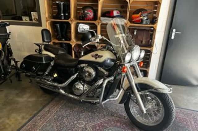 Kawasaki VN1500 Classic (1996) thumbnail 1