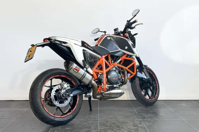 KTM 690 Duke R (2014) thumbnail 3