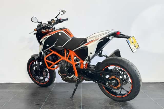KTM 690 Duke R (2014) thumbnail 4
