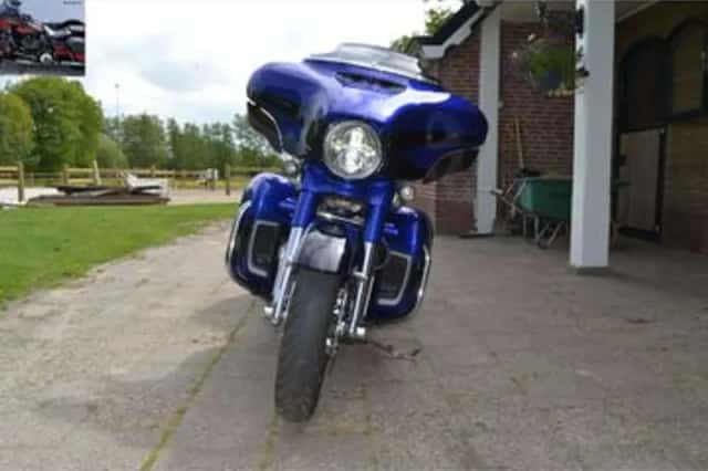 Harley-Davidson Street Glide CVO (2017) thumbnail 4