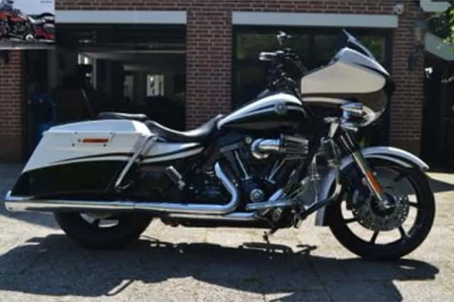 Harley-Davidson Road Glide (2012) thumbnail 1