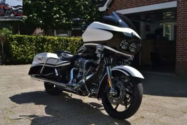 Harley-Davidson Road Glide (2012) thumbnail 2