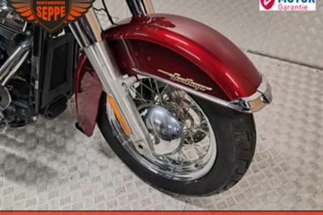Harley-Davidson Softail Custom (2023) thumbnail 3