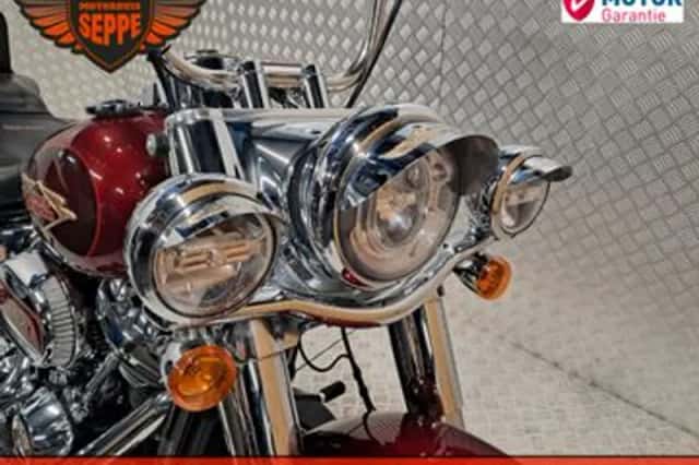 Harley-Davidson Softail Custom (2023) thumbnail 4