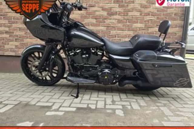Harley-Davidson Road Glide Custom (2019) thumbnail 4