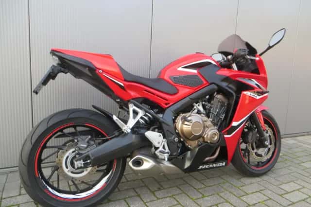 Honda CBR650F (2017) thumbnail 2