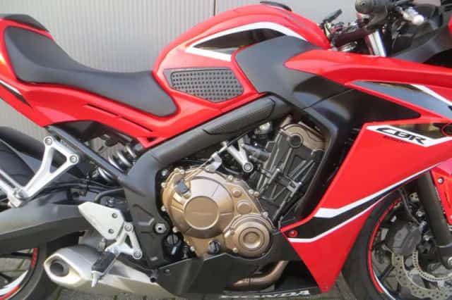 Honda CBR650F (2017) thumbnail 5