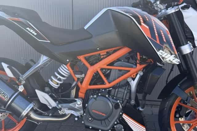 KTM 390 Duke (2015) thumbnail 6