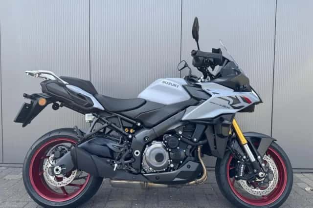 Suzuki GSX-S1000 (2026) thumbnail 1