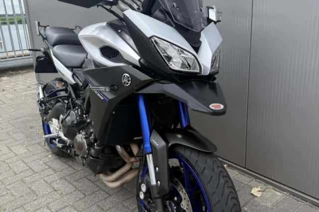 Yamaha Tracer 900 (2016) thumbnail 2