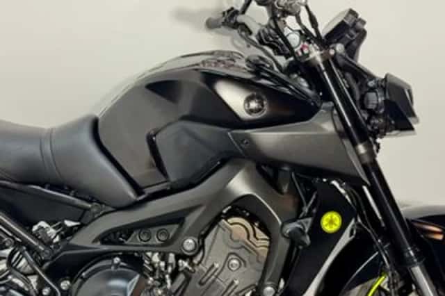 Yamaha MT-09 (2017) thumbnail 3