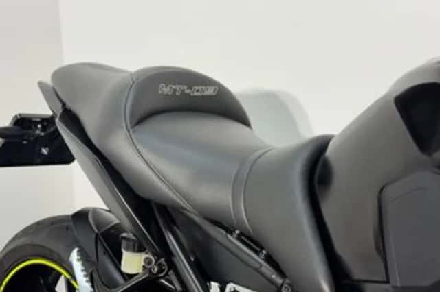 Yamaha MT-09 (2017) thumbnail 5