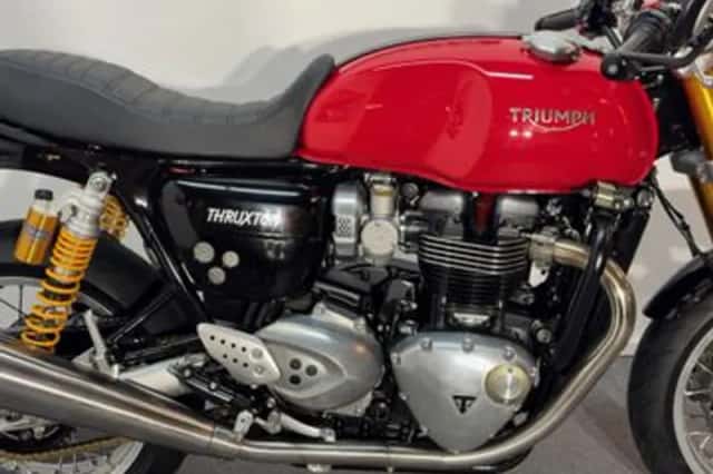Triumph Thruxton 1200 R (2015) thumbnail 2