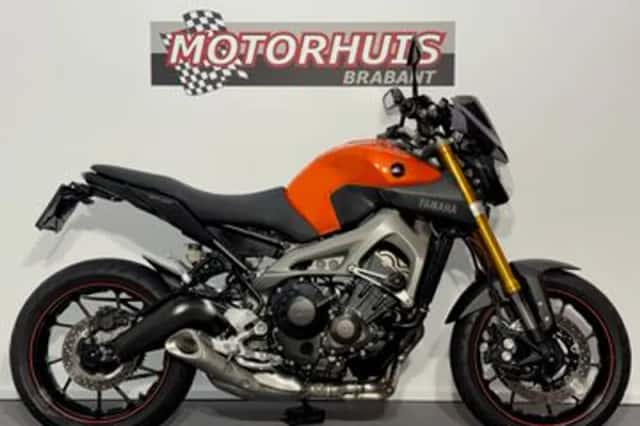 Yamaha MT-09 (2015) thumbnail 1