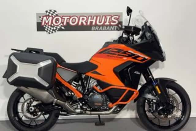 KTM 1290 Super Adventure (2023) thumbnail 1
