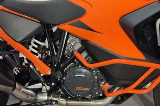 KTM 1290 Super Adventure (2023) thumbnail 3