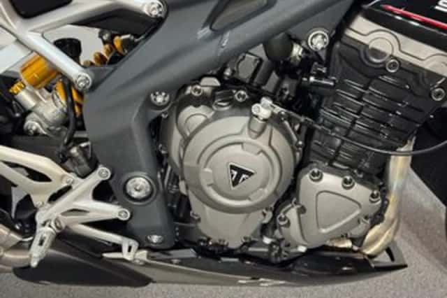 Triumph Speed Triple 1200 RS (2021) thumbnail 2