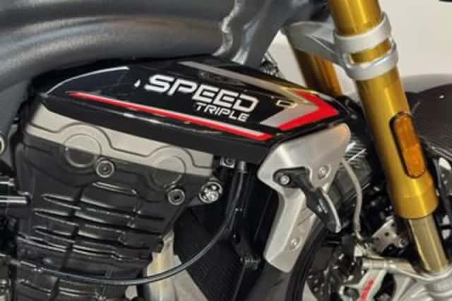 Triumph Speed Triple 1200 RS (2021) thumbnail 3