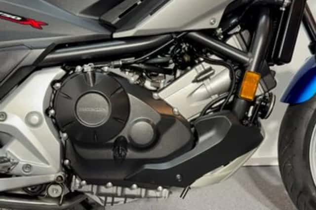 Honda NC750X (2016) thumbnail 2