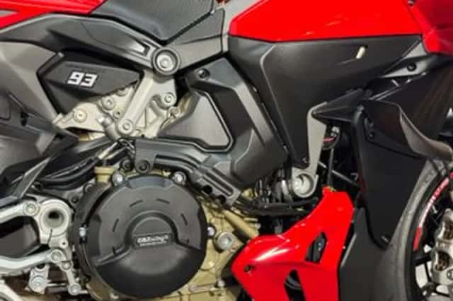 Ducati Streetfighter V4 (2025) thumbnail 2