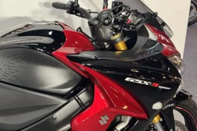 Suzuki GSX S 1000F (2015) thumbnail 3