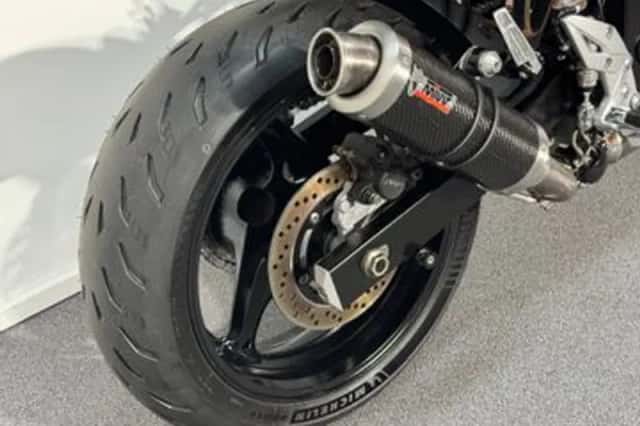 Suzuki GSR750 (2011) thumbnail 5