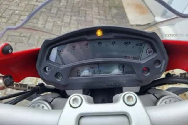 Ducati 796 Monster (2013) thumbnail 4