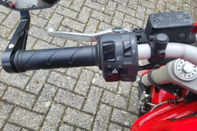 Ducati 796 Monster (2013) thumbnail 6