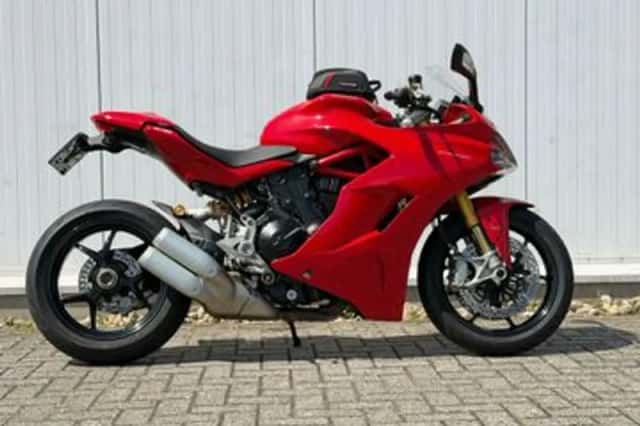 Ducati Supersport S (2017) thumbnail 2
