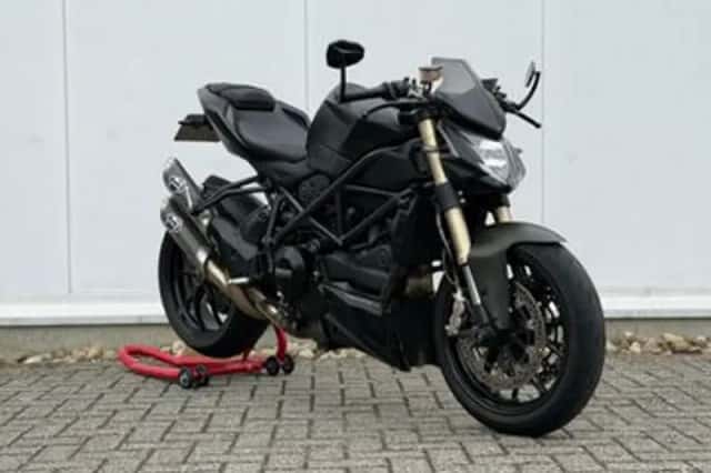 Ducati Streetfighter 848 (2012) thumbnail 4